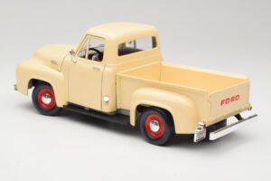 Ford Pickup Colonial Biały Road Legends 1:18 92148 Metal — zdjęcie 7 z 8