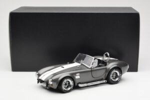 Ford Shelby Cobra 427 S/C Szary Metalik Z Białymi Paskami Kyosho 1:18 08045GRW Metal — zdjęcie 8 z 8