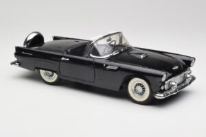 Ford Thunderbird Kabriolet Czarny Revell 1:18 8818-M1 Metal — zdjęcie 6 z 8