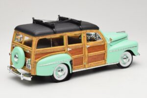 Ford Woody Panel Wagon Miętowy Zielony Road Signature 1:18 20028 Metal — zdjęcie 3 z 8
