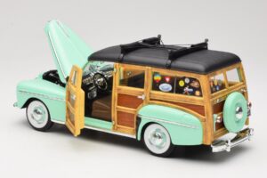 Ford Woody Panel Wagon Miętowy Zielony Road Signature 1:18 20028 Metal — zdjęcie 5 z 8