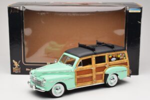Ford Woody Panel Wagon Miętowy Zielony Road Signature 1:18 20028 Metal — zdjęcie 8 z 8