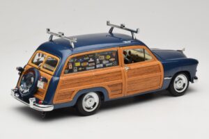 Ford Woody Station Wagon Bayview Blue Surf Shop Motor City 1:18 60002 Metal — zdjęcie 3 z 8