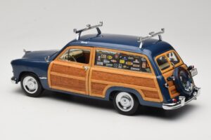 Ford Woody Station Wagon Bayview Blue Surf Shop Motor City 1:18 60002 Metal — zdjęcie 7 z 8