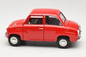 Goggomobil T 250 Czerwony Revell 1:18 8952 Metal — zdjęcie 3 z 7