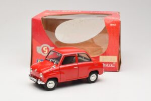 Goggomobil T 250 Czerwony Revell 1:18 8952 Metal — zdjęcie 7 z 7