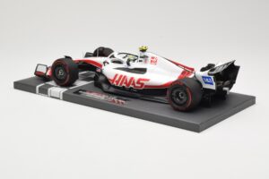 Haas VF-22 #47 M. Schumacher Bahrain GP 2022 Minichamps 1:18 117220147 Metal — zdjęcie 5 z 6