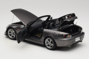 Honda S2000 AP2 Type S Moon Rock Metallic MotorHelix 1:18 M85111 Metal — zdjęcie 6 z 9