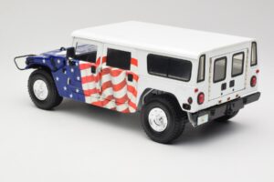 Hummer H1 AM General Gore-Lieberman Humvee America Exoto 1:18 1807 Metal — zdjęcie 7 z 8