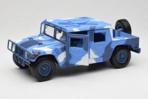 Hummer H1 Humvee Niebieski & Biały Motormax 1:18 73157 Metal — zdjęcie 2 z 8