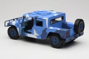 Hummer H1 Humvee Niebieski & Biały Motormax 1:18 73157 Metal — zdjęcie 5 z 8