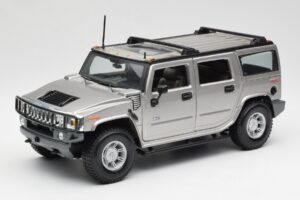 Hummer H2 Srebrny Maisto 1:18 7449569 Metal