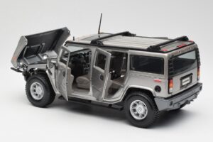 Hummer H2 Srebrny Maisto 1:18 7449569 Metal — zdjęcie 5 z 8