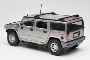 Hummer H2 Srebrny Maisto 1:18 7449569 Metal — zdjęcie 7 z 8