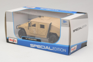 AM General Humvee Military Maisto 1:27 31974 Metal — zdjęcie 3 z 3