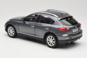 Infiniti EX25 J50 Grey Metallic Paudi 1:18 81L0049 Metal — zdjęcie 7 z 8