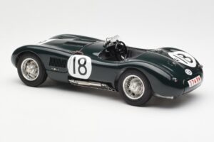 Jaguar C-Type #18 T. Rolt / D. Hamilton 24 Hours of Le Mans Winner 1953 CMC 1:18 M-195 Metal — zdjęcie 5 z 6
