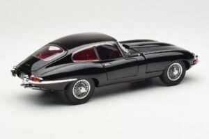 Jaguar E-Type 3.8 Series 1 Czarny Kyosho 1:18 08954BK Metal — zdjęcie 3 z 8