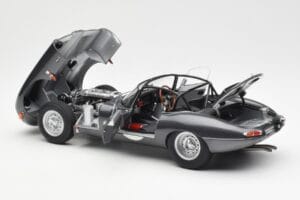 Jaguar E-Type Series 1 Coupe Lightweight Ciemnoszary AUTOart 1:18 73647 Metal — zdjęcie 5 z 8