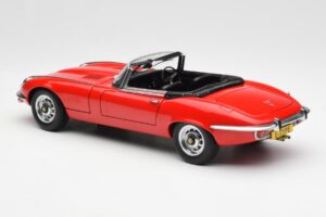 Jaguar E-Type Roadster Series III V12 Czerwony AUTOart 1:18 73523 Metal — zdjęcie 7 z 8