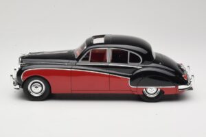 Jaguar Mk VIII Czarny & Ciemnoczerwony BoS Models 1:18 BOS408 Żywica — zdjęcie 3 z 6