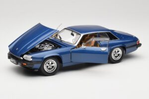 Jaguar XJ-S Niebieski Road Signature 1:18 92658 Metal — zdjęcie 2 z 8