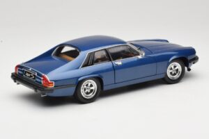 Jaguar XJ-S Niebieski Road Signature 1:18 92658 Metal — zdjęcie 3 z 8