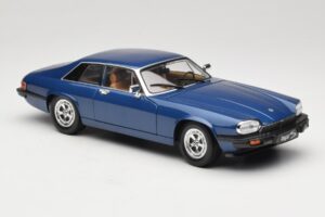 Jaguar XJ-S Niebieski Road Signature 1:18 92658 Metal — zdjęcie 5 z 8