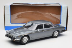 Jaguar XJ Series III Metallic Grey MCG 1:18 MCG18177 Metal — zdjęcie 6 z 6