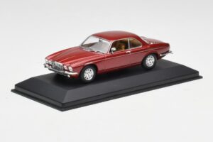 Jaguar XJ12 Coupe Regency Czerwony Minichamps 1:43 400130461 Metal — zdjęcie 2 z 4