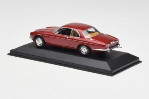 Jaguar XJ12 Coupe Regency Czerwony Minichamps 1:43 400130461 Metal — zdjęcie 3 z 4
