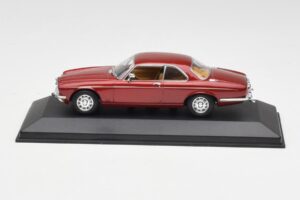 Jaguar XJ12 Coupe Regency Czerwony Minichamps 1:43 400130461 Metal