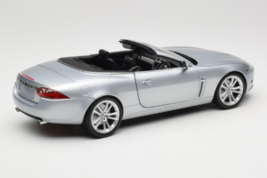 Jaguar XK X150 Kabriolet Srebrny Minichamps 1:18 153130533 Metal — zdjęcie 3 z 8
