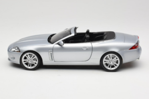 Jaguar XK X150 Kabriolet Srebrny Minichamps 1:18 153130533 Metal — zdjęcie 4 z 8