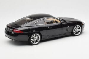 Jaguar XK-R X150 Midnight Czarny AUTOart 1:18 73632 Metal — zdjęcie 3 z 8
