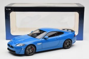 Jaguar XKR-S X150 French Racing Niebieski AUTOart 1:18 73641 Metal — zdjęcie 8 z 8