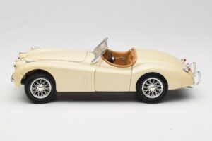 Jaguar XK120 Biały Eduscho 1:18 7482-1HTH Metal — zdjęcie 4 z 8
