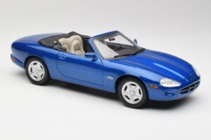 Jaguar XK8 X100 Kabriolet Azure Niebieski Maisto 1:18 50286 Metal — zdjęcie 6 z 8