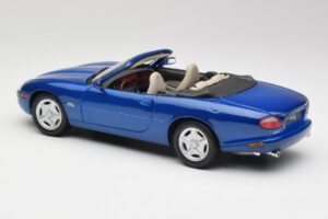 Jaguar XK8 X100 Kabriolet Azure Niebieski Maisto 1:18 50286 Metal — zdjęcie 7 z 8