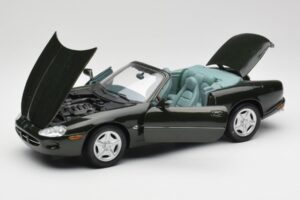 Jaguar XK8 X100 Kabriolet British Racing Zielony Maisto 1:18 50285 Metal — zdjęcie 2 z 8