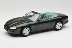 Jaguar XK8 X100 Kabriolet British Racing Zielony Maisto 1:18 50285 Metal