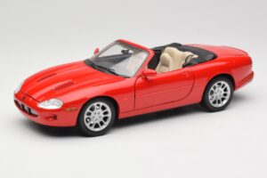 Jaguar XKR X100 Czerwony Maisto 1:18 50330 Metal