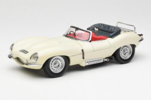 Jaguar XKSS Kremowy AUTOart 1:18 73512 Metal