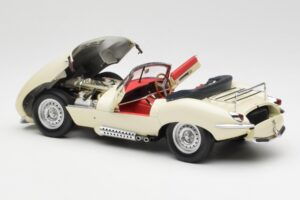 Jaguar XKSS Kremowy AUTOart 1:18 73512 Metal — zdjęcie 5 z 8