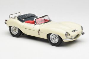 Jaguar XKSS Kremowy AUTOart 1:18 73512 Metal — zdjęcie 6 z 8