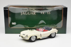 Jaguar XKSS Kremowy AUTOart 1:18 73512 Metal — zdjęcie 8 z 8