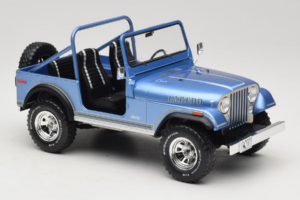 Jeep CJ-7 Laredo Niebieski MCG 1:18 MCG18553 Metal — zdjęcie 4 z 6