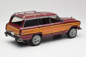 Jeep Grand Wagoneer Classic Czerwony AUTOart 1:18 74002 Metal — zdjęcie 3 z 8