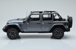 Jeep Wrangler 4xe Srebrny GT Spirit 1:18 GT419 Żywica — zdjęcie 3 z 6