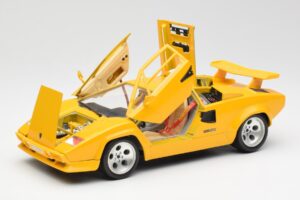 Lamborghini Countach Żółty Bburago 1:18 3037 Metal — zdjęcie 2 z 8